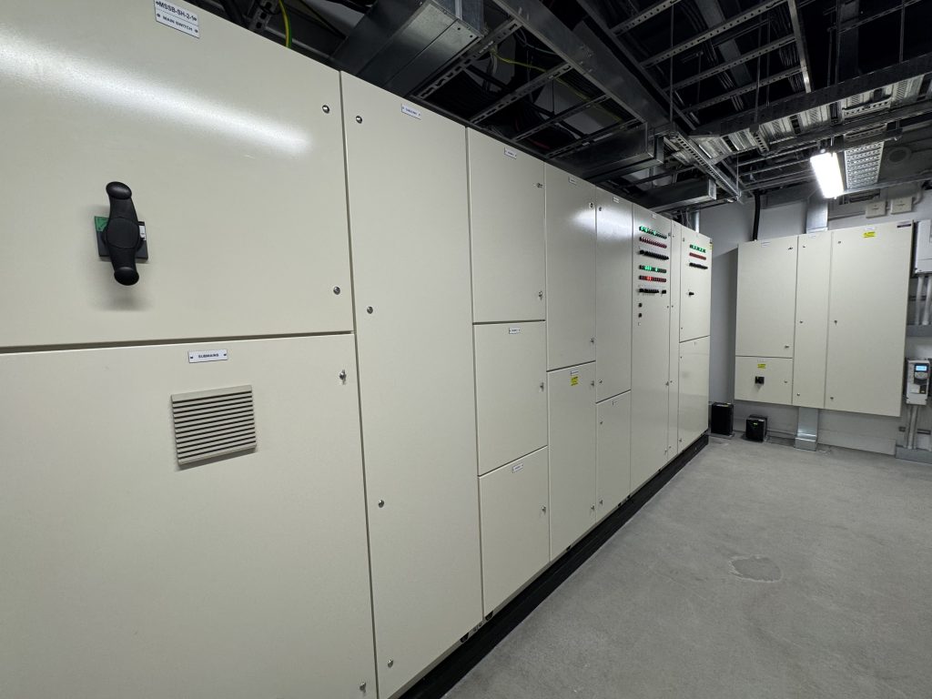 F&P Shed Building E4M Panel